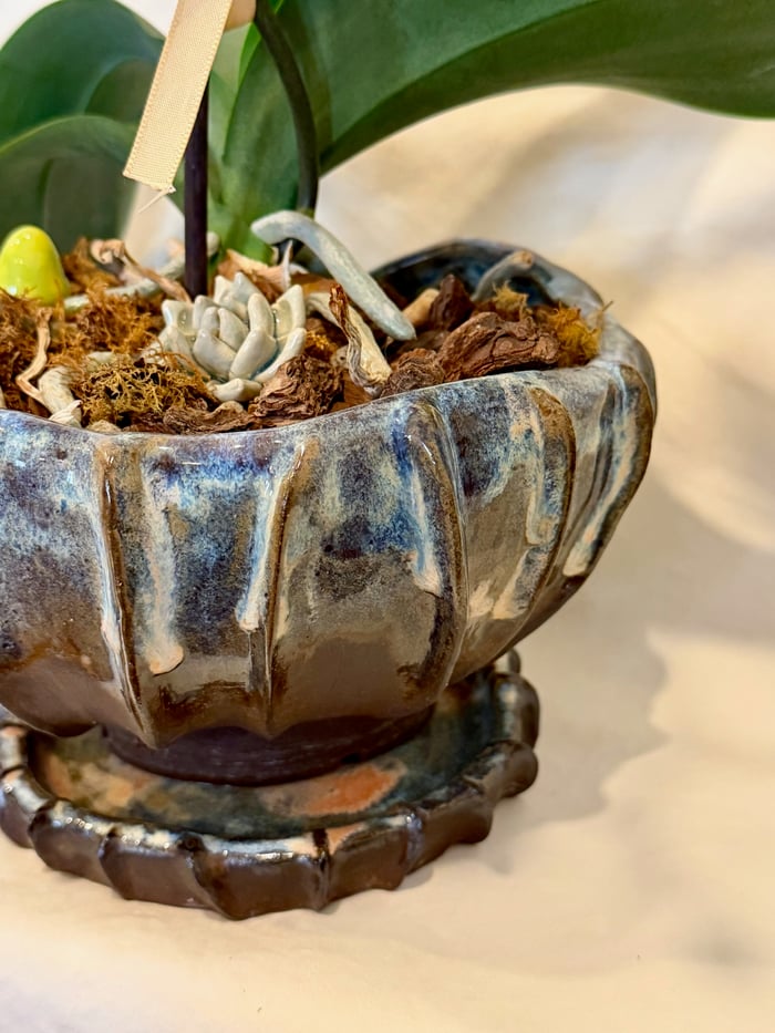 big brown pot — view 2