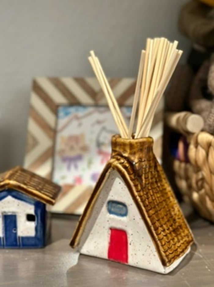 lil oil diffuser house — view 1